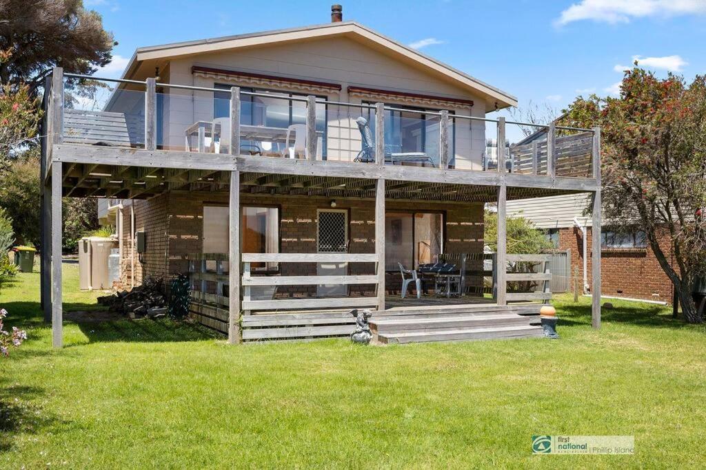 Sea Winds Cadogan Family Beach House, Ventnor Villa Exterior photo