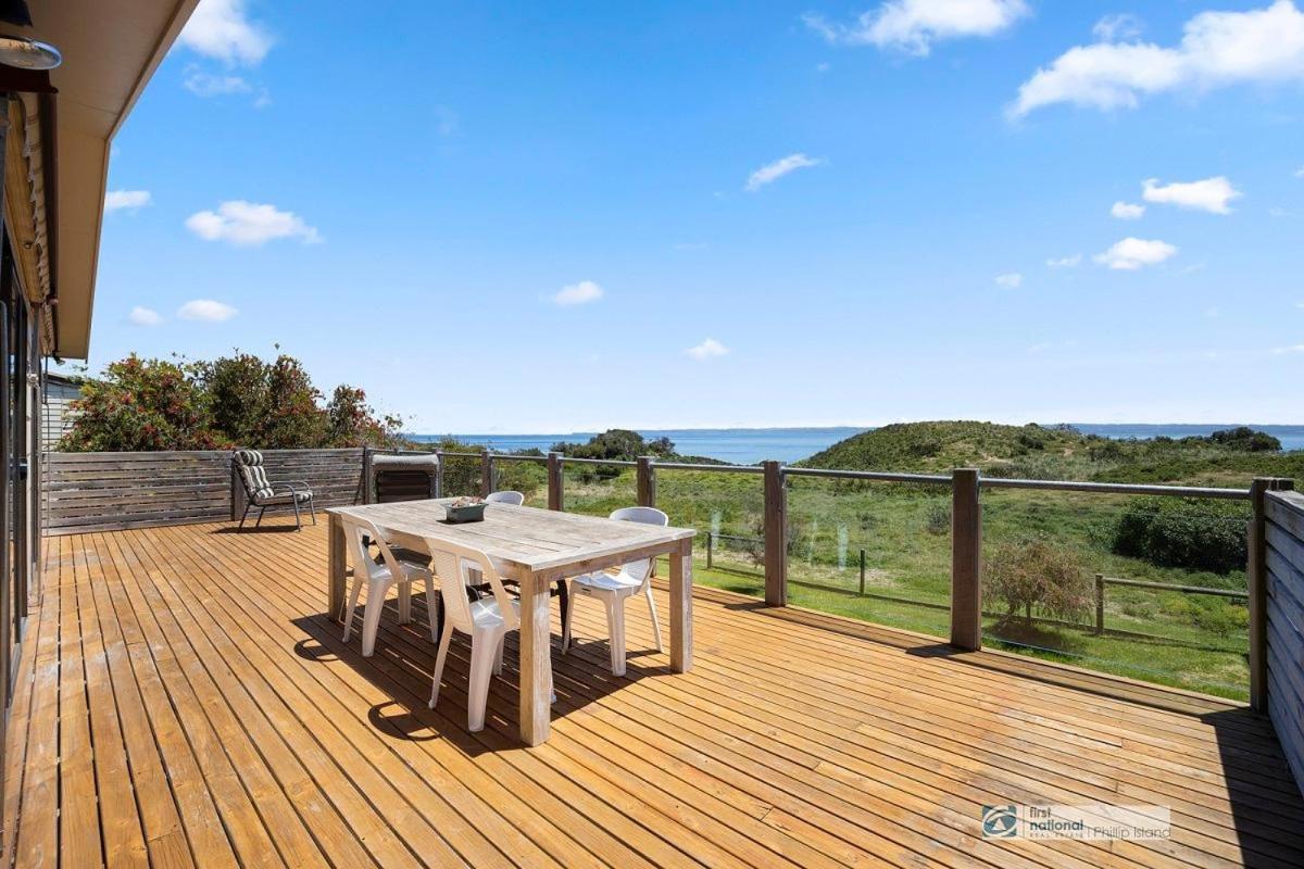 Sea Winds Cadogan Family Beach House, Ventnor Villa Exterior photo